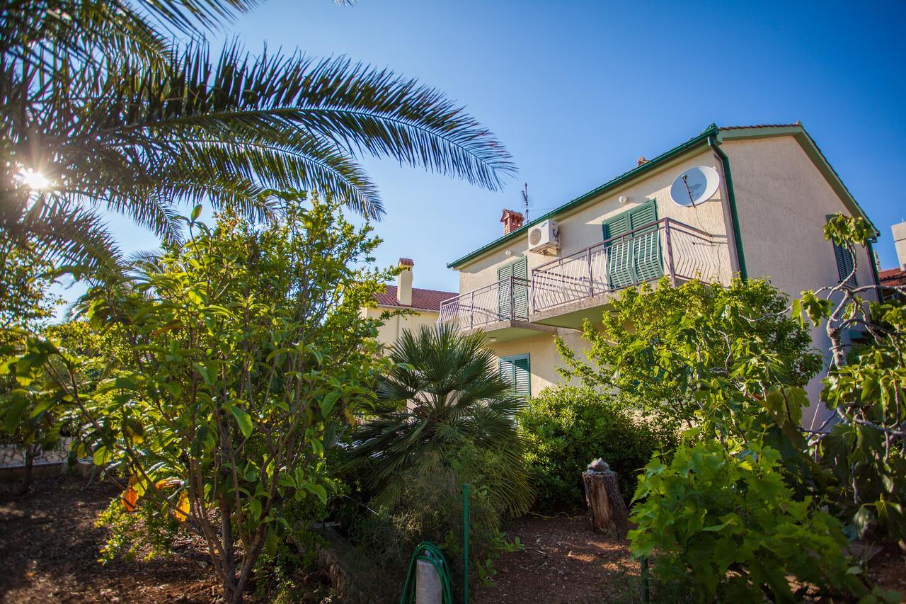 Villa Vosilla Apartments Cres Eksteriør billede